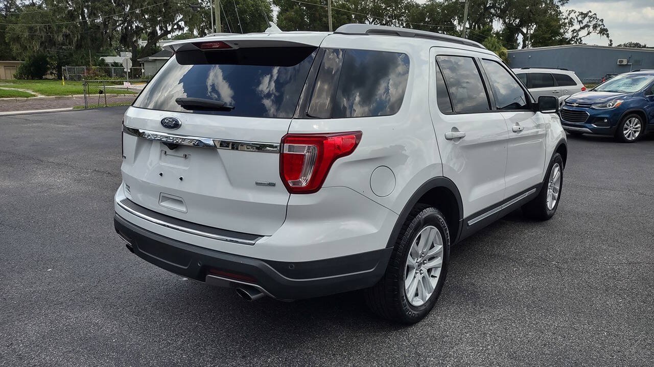 Used 2018 Ford Explorer XLT w/ Equipment Group 201A AWD/4WD image 4