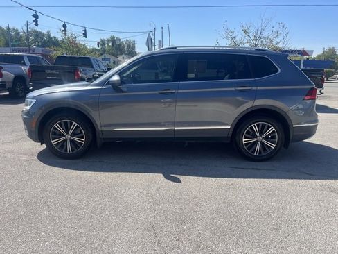 Used 2018 Volkswagen Tiguan SEL image 3