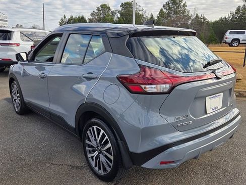 Used 2021 Nissan Kicks SV image 11