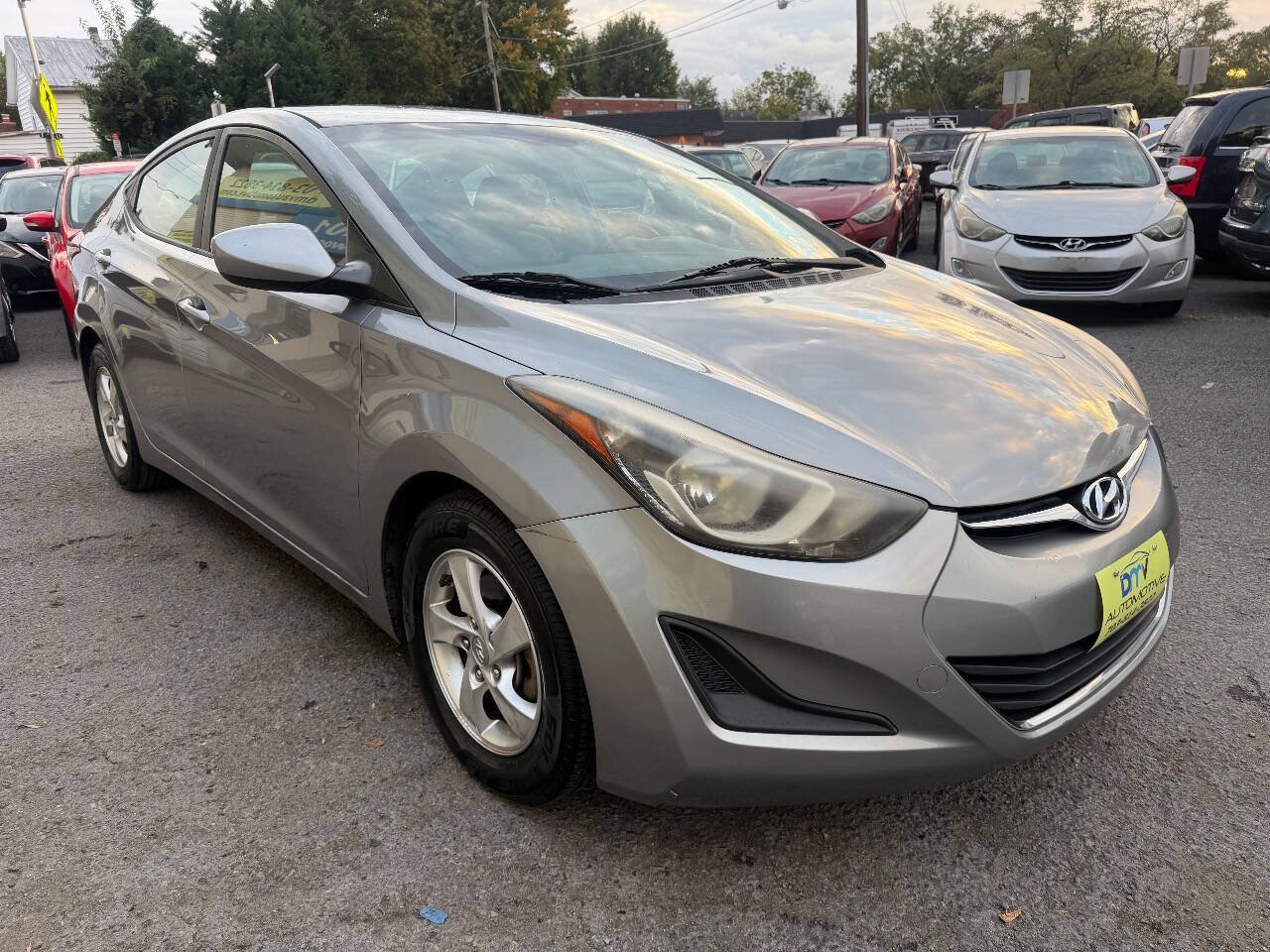 Used 2015 Hyundai Elantra SE FWD image 10