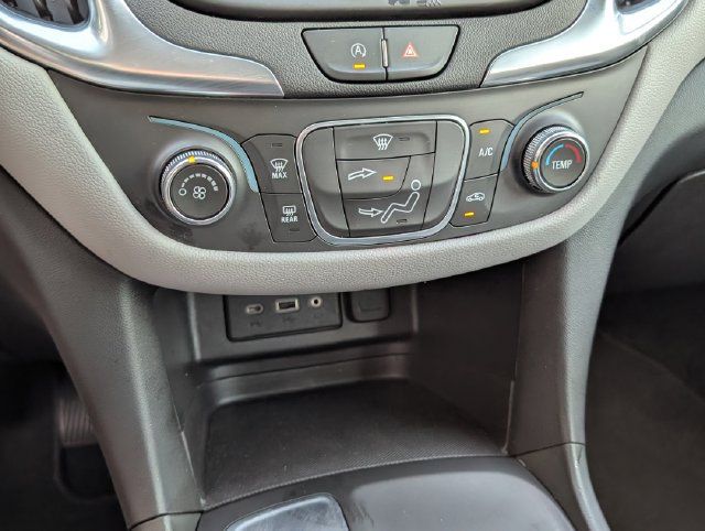 Used 2022 Chevrolet Equinox LS FWD image 11