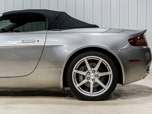 Used 2008 Aston Martin V8 Vantage Roadster RWD image 4