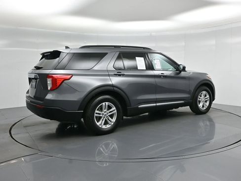 Certified 2022 Ford Explorer XLT image 30