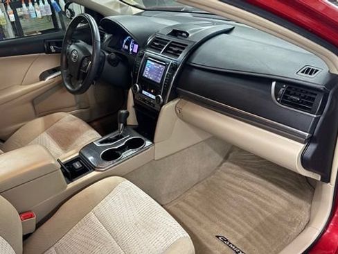 Used 2013 Toyota Camry XLE FWD image 19