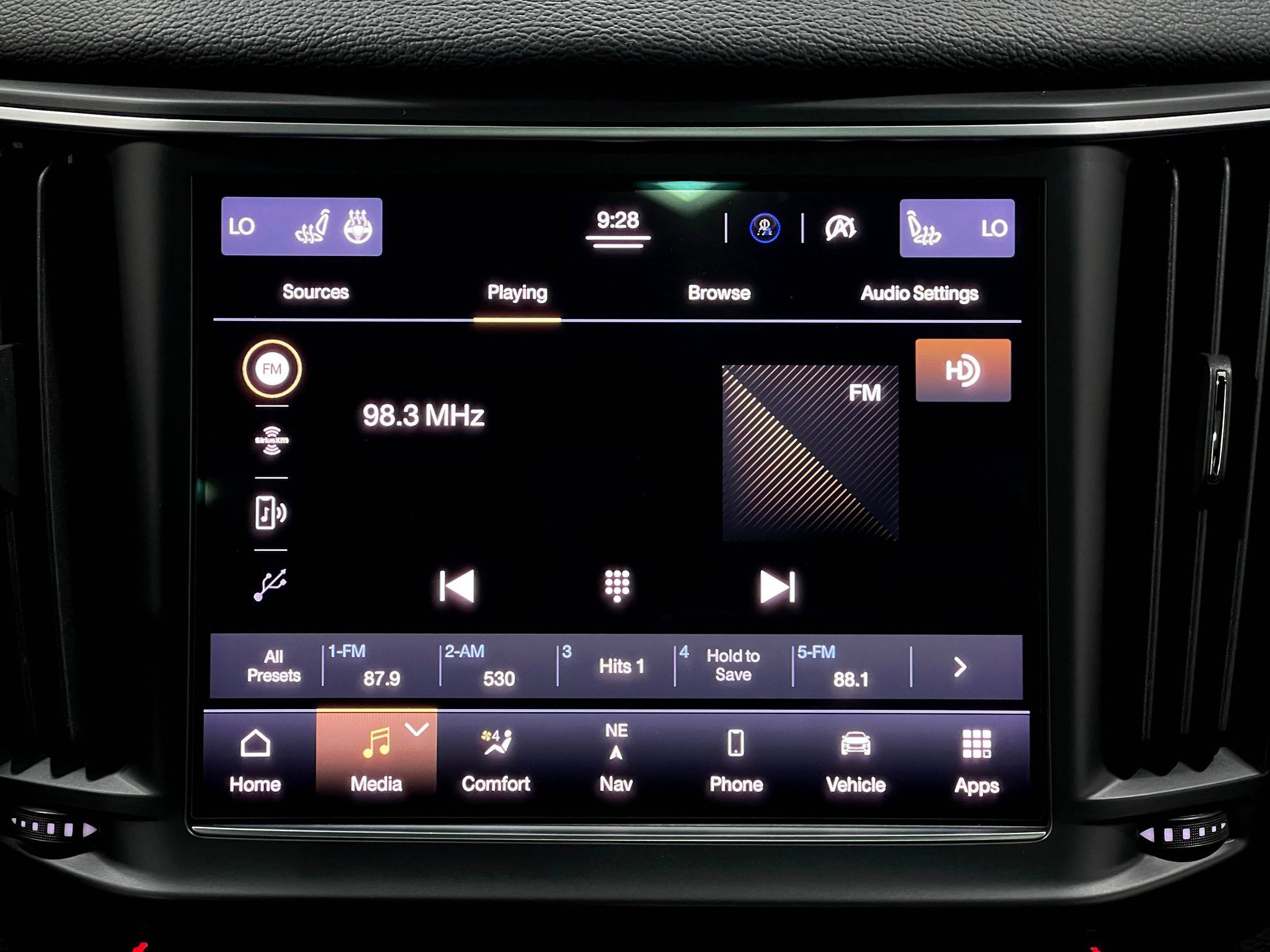 Used 2021 Maserati Levante AWD/4WD image 24