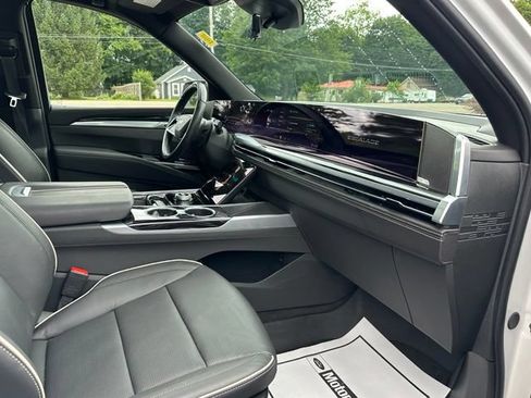 Used 2025 Cadillac Escalade Sport w/ Touring Package AWD/4WD image 14