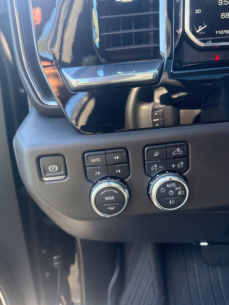 Used 2024 GMC Sierra 1500 SLT w/ SLT Premium Plus Package AWD/4WD image 10