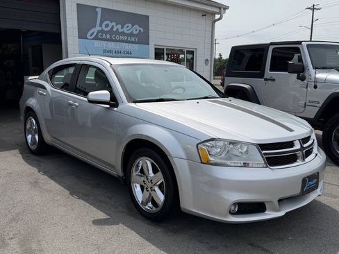 Used 2011 Dodge Avenger Lux FWD image 4