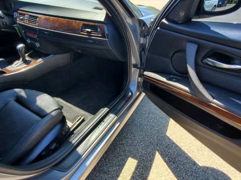 Used 2011 BMW 335i xDrive Sedan image 22