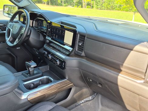 Used 2024 Chevrolet Silverado 1500 RST w/ Convenience Package II AWD/4WD image 34