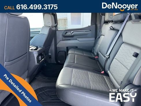 Used 2023 Chevrolet Silverado 1500 ZR2 w/ Technology Package image 29