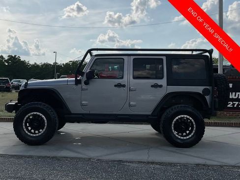 Used 2014 Jeep Wrangler Unlimited Sahara image 4
