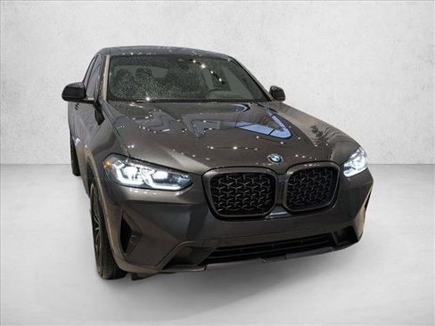Used 2024 BMW X4 xDrive30i w/ Premium Package image 3