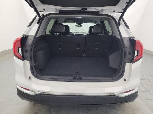 Used 2022 GMC Terrain SLT w/ Tech Package image 29