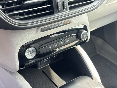 Used 2023 Ford Escape Active w/ Tech Pack #1 AWD/4WD image 19