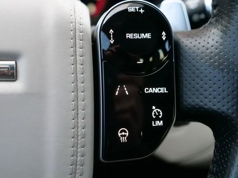 Used 2018 Land Rover Range Rover Velar R-Dynamic HSE image 23