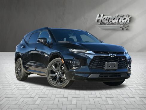 Used 2022 Chevrolet Blazer RS w/ Enhanced Convenience Package image 2