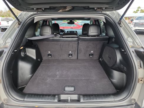 Used 2022 Jeep Cherokee Latitude w/ Sun & Sound Group image 9