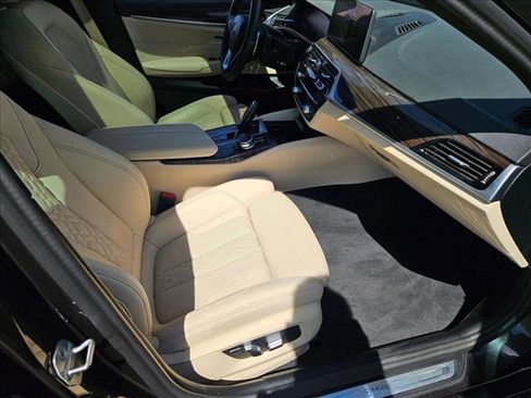 Used 2023 BMW 530i w/ Convenience Package image 20