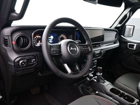 New 2025 Jeep Wrangler Unlimited Rubicon w/ Technology Group image 31