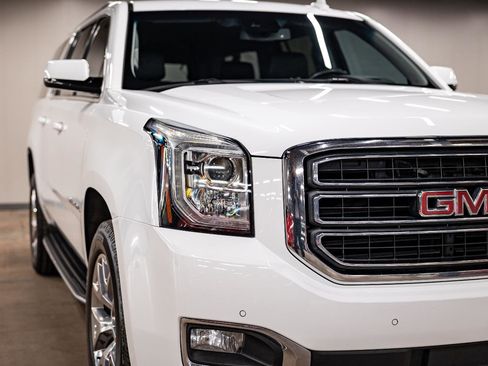 Used 2019 GMC Yukon XL SLT AWD/4WD image 34