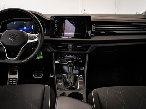 Used 2025 Volkswagen Jetta Sport image 30