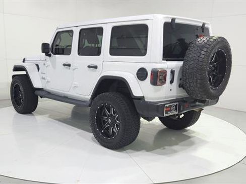 Used 2019 Jeep Wrangler Unlimited Sahara image 5