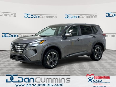 Used 2024 Nissan Rogue SV FWD image 1