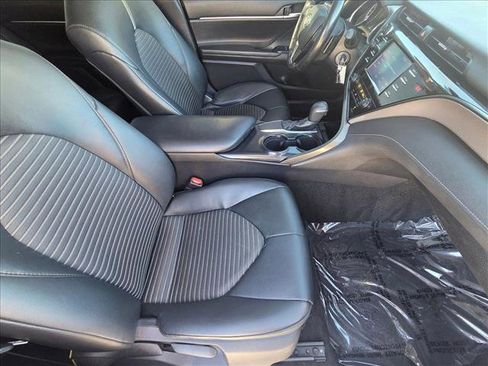 Used 2019 Toyota Camry SE image 19