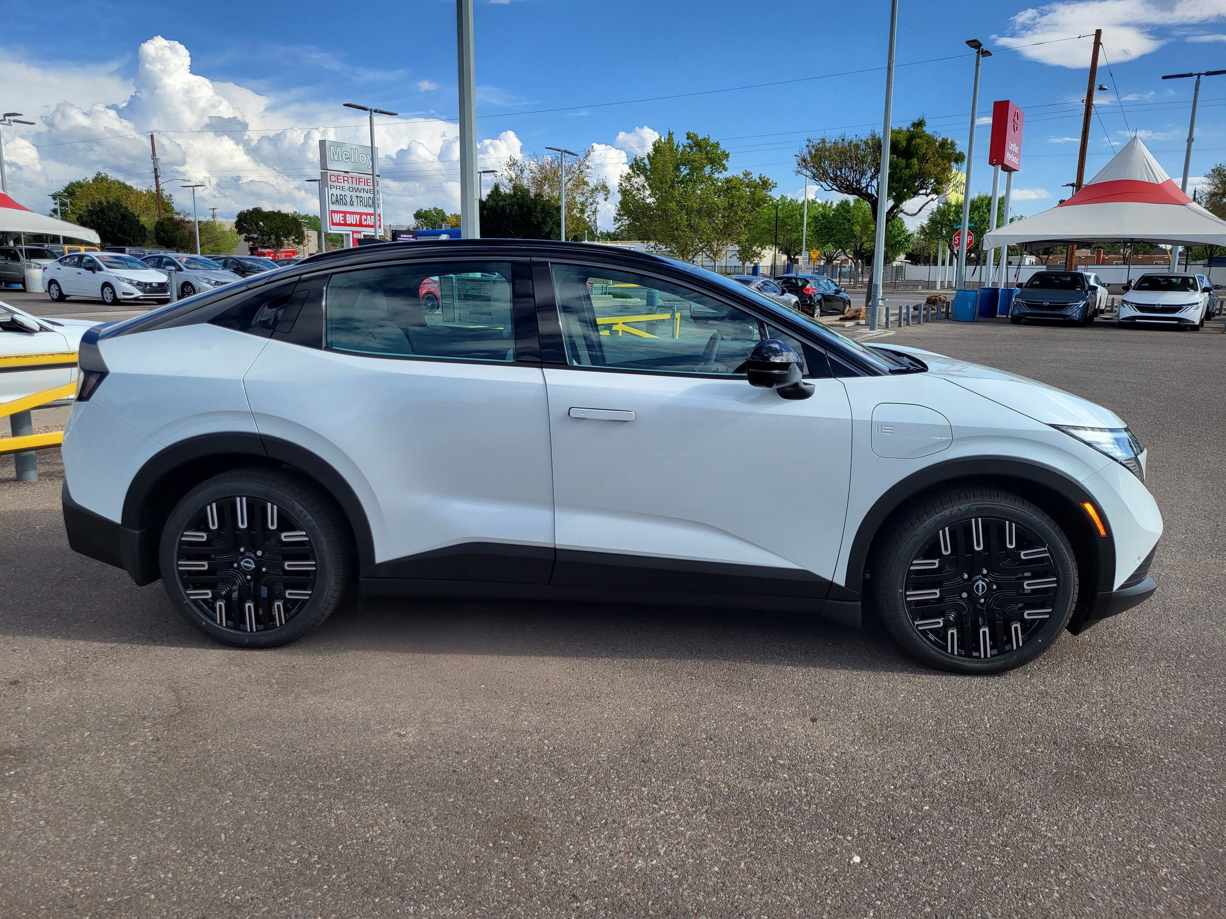 New 2026 Nissan Leaf Platinum+ w/ Cargo Package (Platinum+) FWD image 4