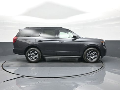 New 2026 Ford Expedition Active image 16