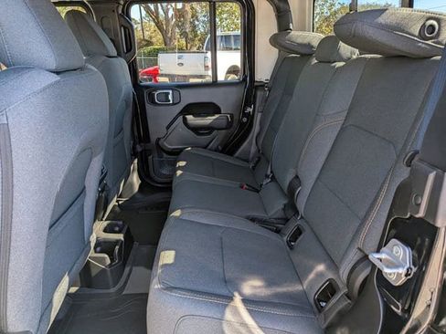 New 2026 Jeep Gladiator Willys AWD/4WD image 14