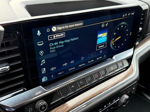 Used 2025 Chevrolet Silverado 1500 LT image 47