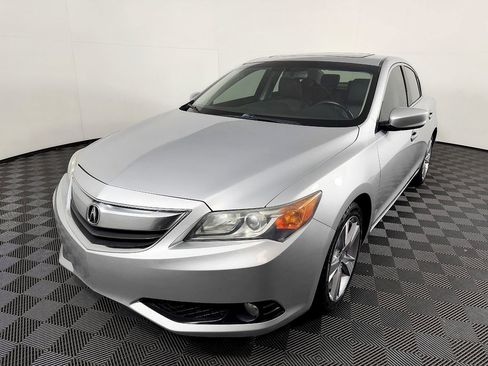 Used 2013 Acura ILX w/ Premium Package FWD image 3