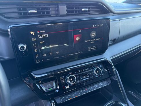 Used 2024 GMC Sierra 1500 AT4X image 17