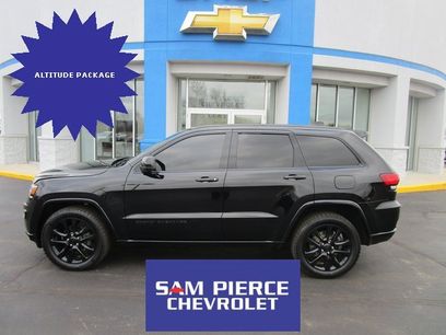Used 2017 Jeep Grand Cherokee Altitude