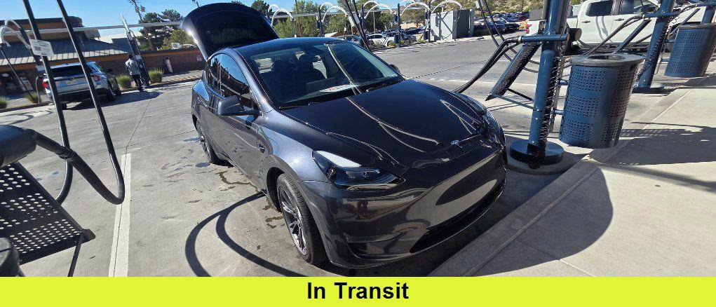 Used 2025 Tesla Model Y Long Range RWD image 1