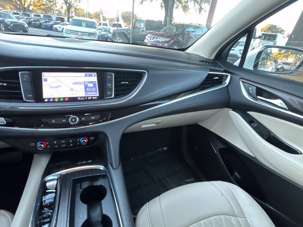 Used 2023 Buick Enclave Avenir w/ Avenir Technology Package FWD image 11