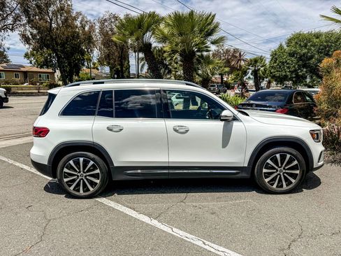 Used 2022 Mercedes-Benz GLB 250 4MATIC image 16