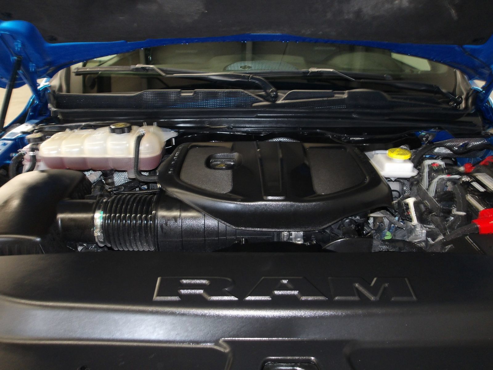 Used 2025 RAM 1500 Laramie AWD/4WD image 24