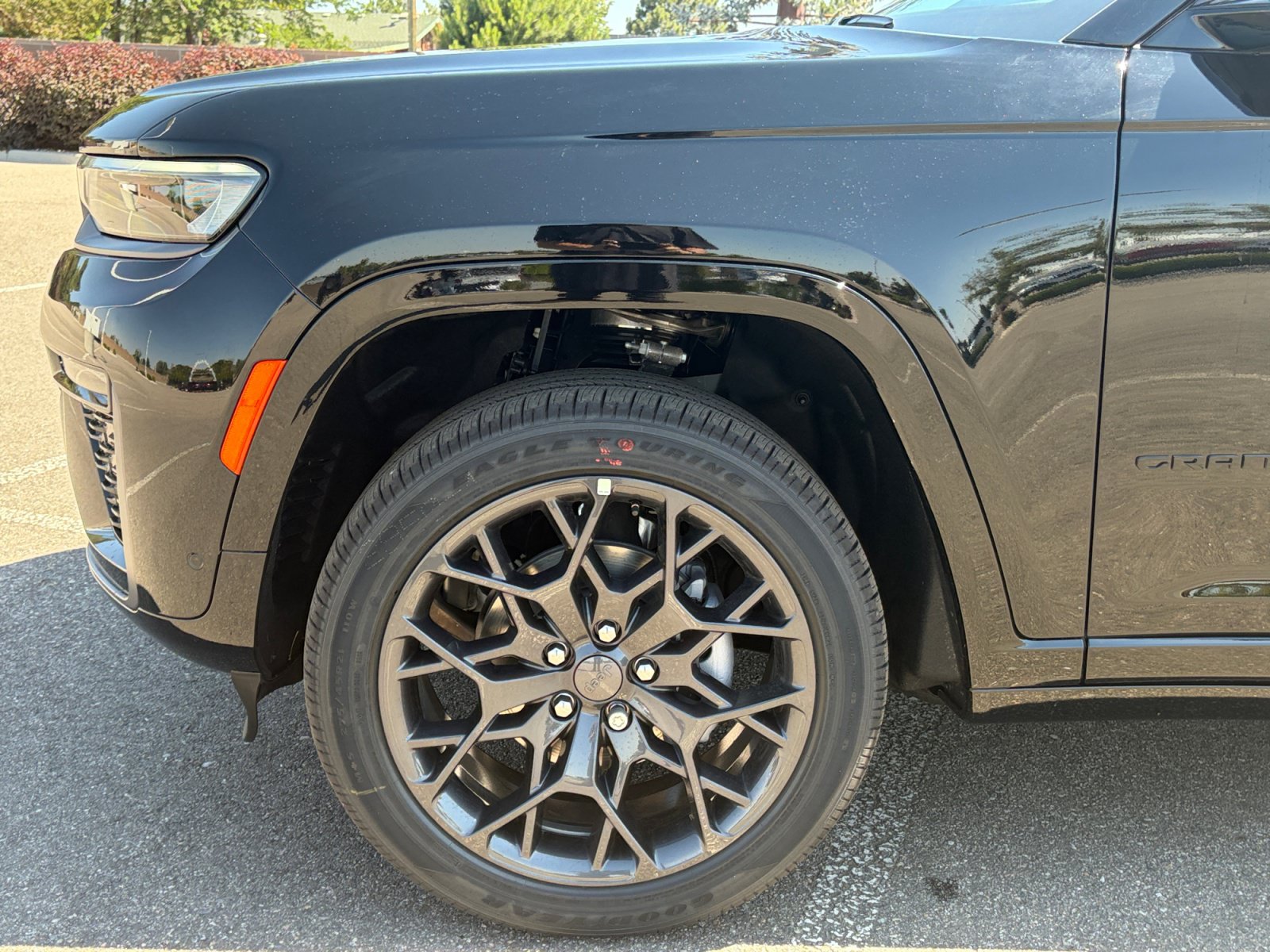 New 2026 Jeep Grand Cherokee Summit w/ Obsidian Package AWD/4WD image 11
