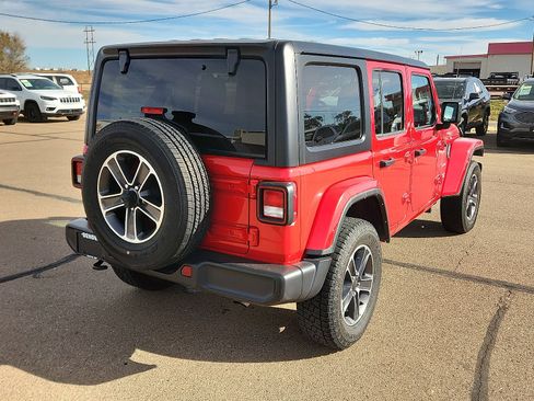 Used 2023 Jeep Wrangler Unlimited Sahara image 4