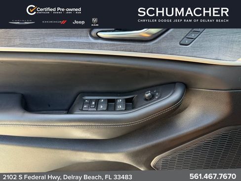 Used 2024 Jeep Grand Cherokee Limited w/ Luxury Tech Group II RWD image 29