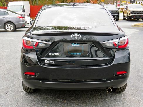 Used 2019 Toyota Yaris LE image 8