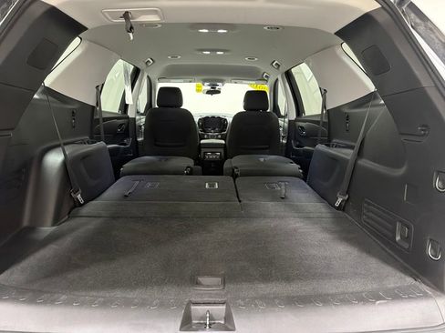Used 2018 Chevrolet Traverse LT image 16