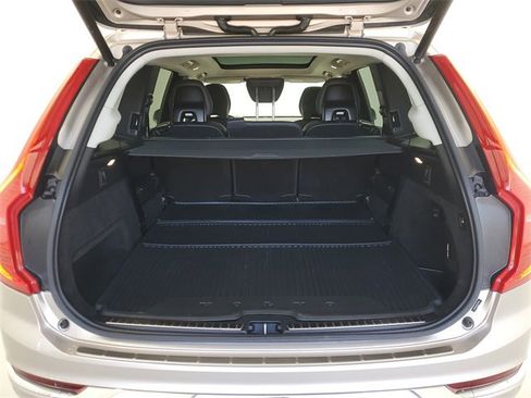 Used 2023 Volvo XC90 B6 Plus w/ Protection Package Premier image 11