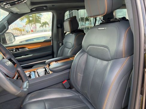 Used 2022 Jeep Grand Wagoneer Series II w/ Flexible Seating Group image 9