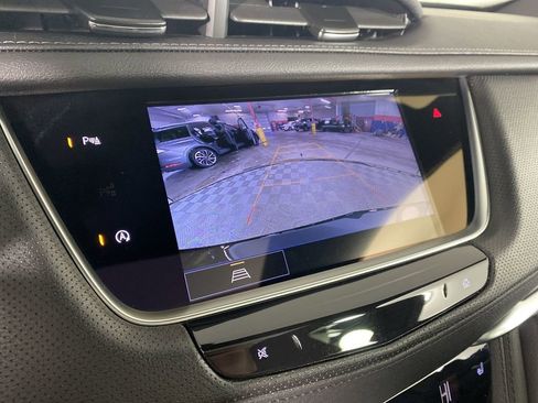 Used 2025 Cadillac XT5 Premium Luxury image 17