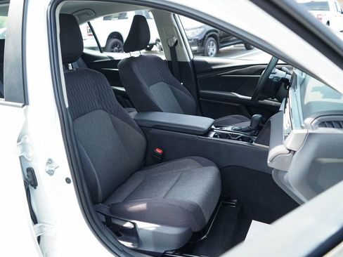 Used 2025 Toyota Camry LE FWD image 33