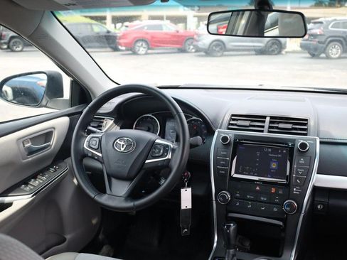 Used 2016 Toyota Camry SE FWD image 22
